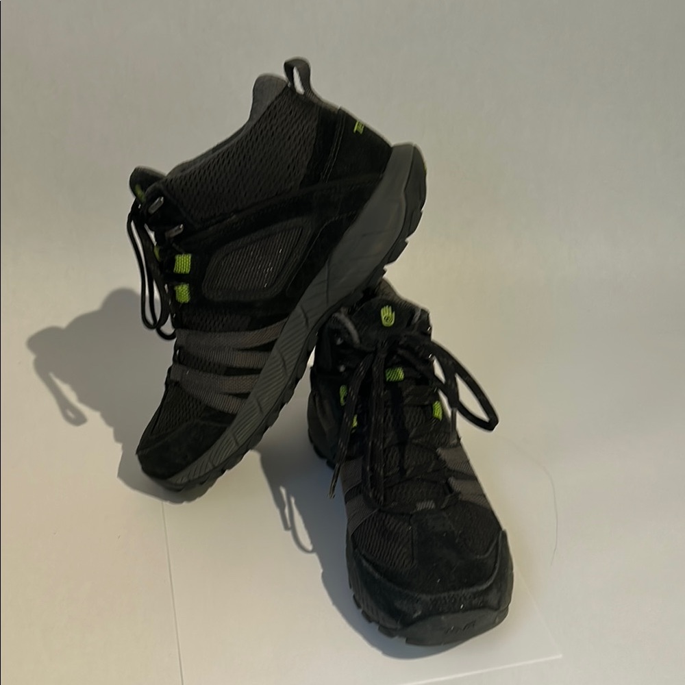 Teva hiking boots (size 7)
